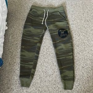 Mom of Boys Camo Joggers Size L